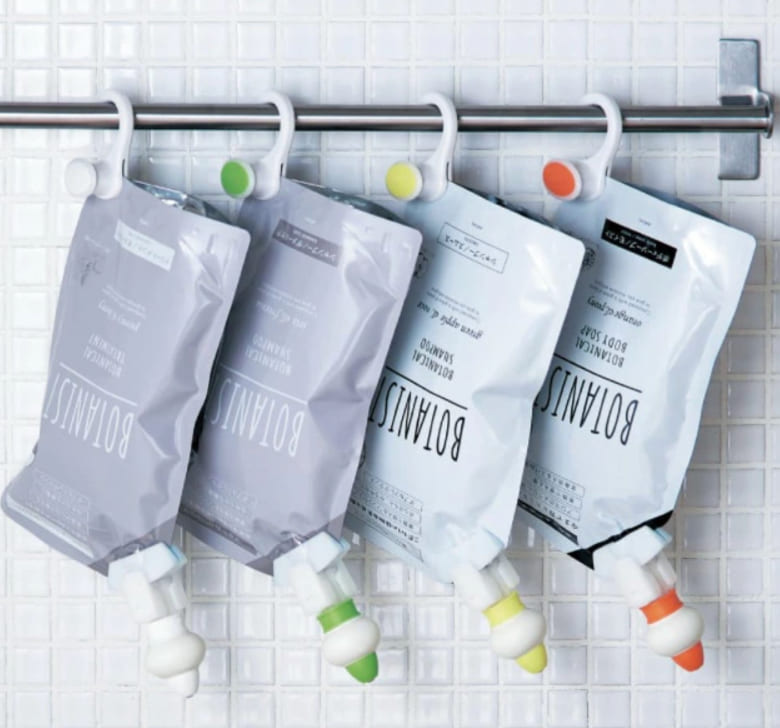 シャンプーの詰め替えをそのまま吊るすグッズのイメージ画像‗11-1