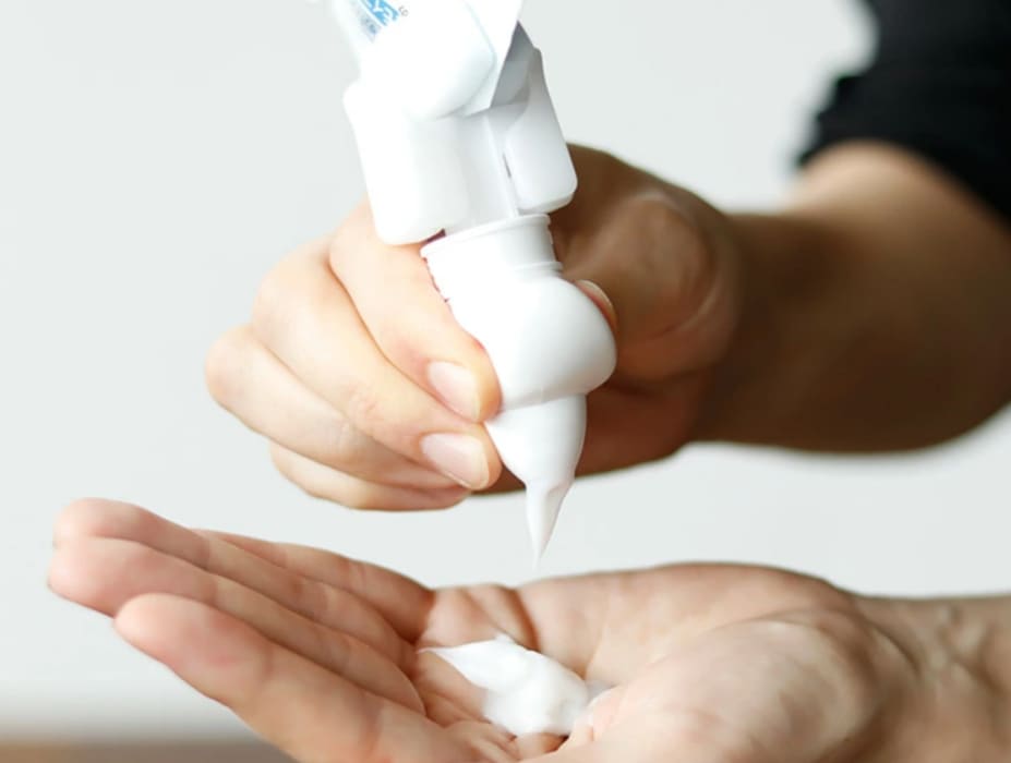 シャンプーの詰め替えをそのまま吊るすグッズのイメージ画像‗13-2