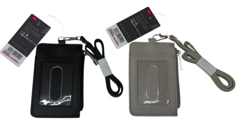 ダイソーのレザー調パスケースの画像