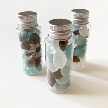 アトリエ阿友美の小粒シーグラス入りミニボトルの画像