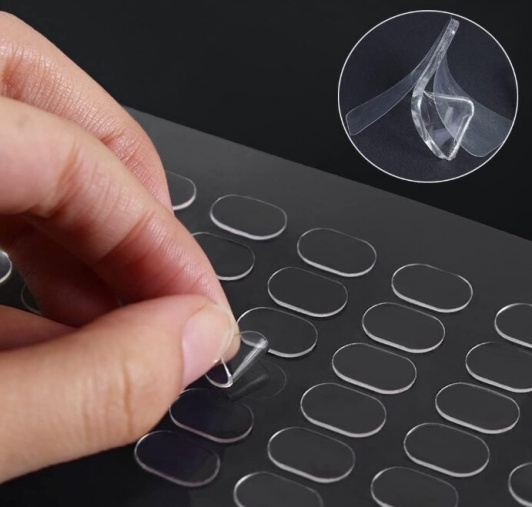 フィギュア用の粘着タックの画像