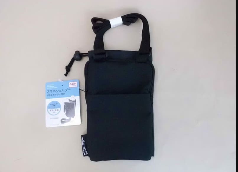 キャンドゥスマホショルダーの画像