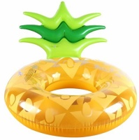 パイナップルの浮き輪の画像