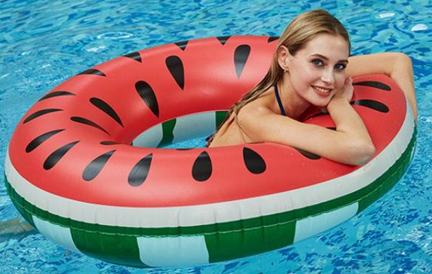 スイカ柄浮き輪の画像