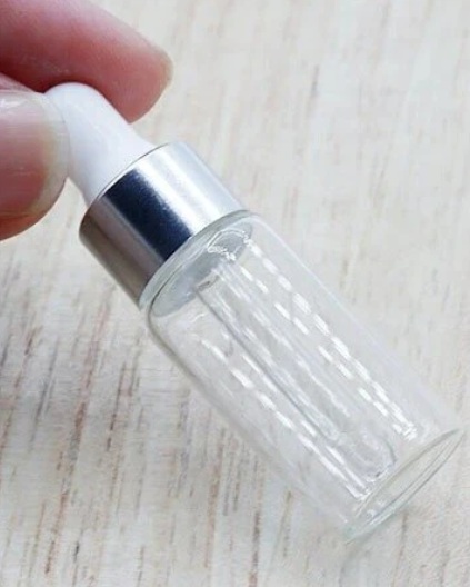 スポイト付きガラス瓶の画像