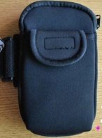 ダイソーのアームポーチの画像