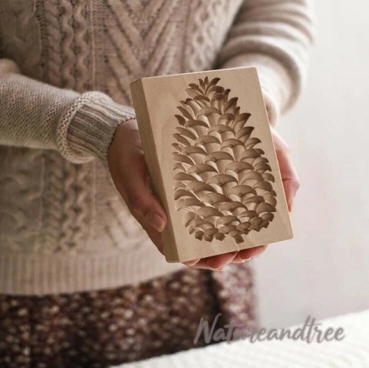 木製のクッキー型の画像